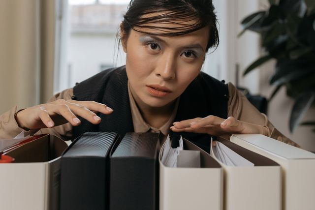 Avocat ou juriste : qui a le droit de vous conseiller, et dans quelles limites Avocat ou juriste : qui a le droit de vous conseiller, et dans quelles limites