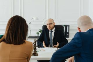 Diffamation et injure, ce que la loi punit et comment agir